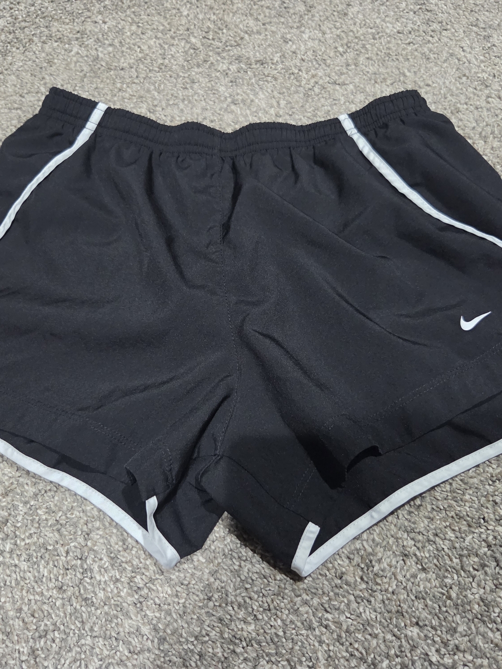 Nike Women’s Black Athletic Shorts Size Large - Picture 2 of 5